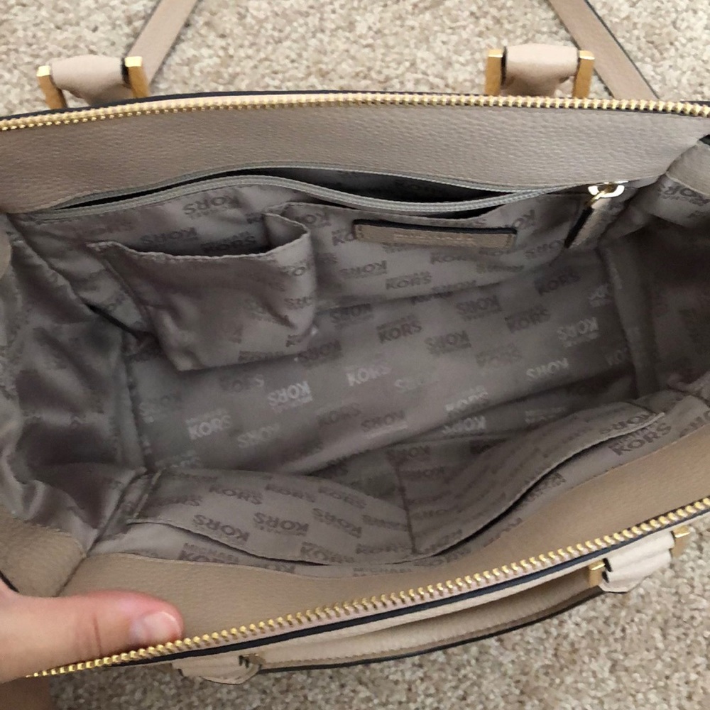 Authentic MK Handbag - Picture 3 of 5